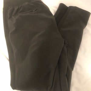 Olive athleta midtown jogger pant